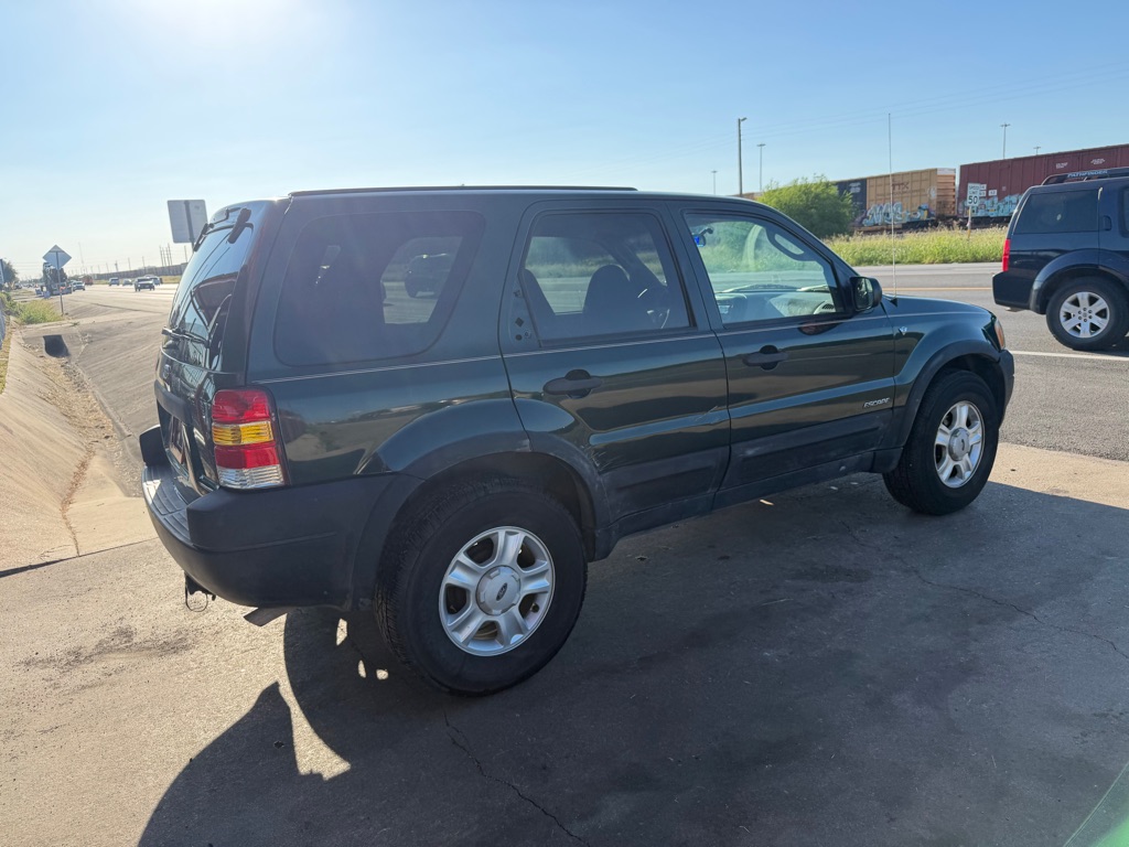 Photo 16 of this FORD ESCAPE