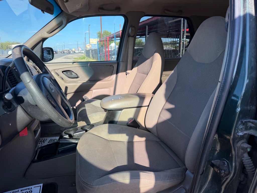 Photo 24 of this FORD ESCAPE