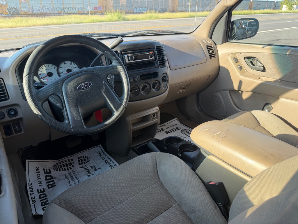 Photo 21 of this FORD ESCAPE