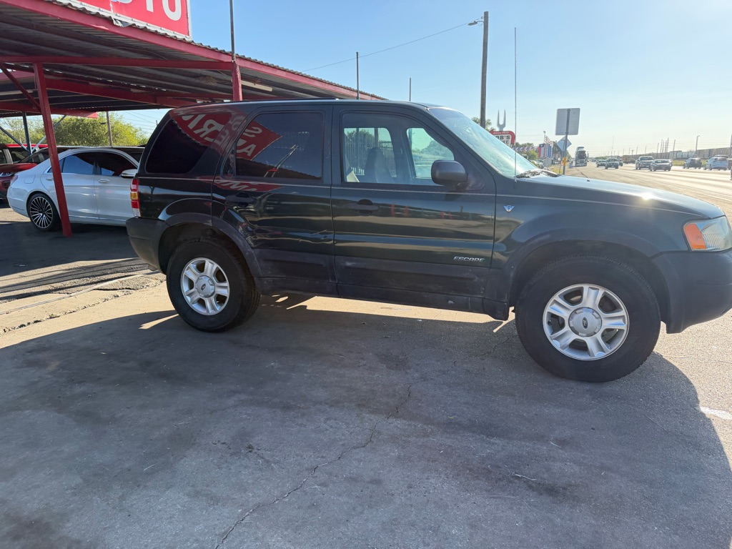 Photo 14 of this FORD ESCAPE