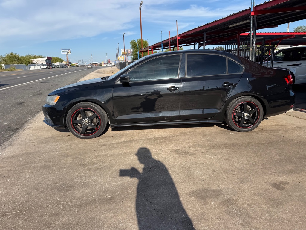 Photo 4 of this VOLKSWAGEN JETTA