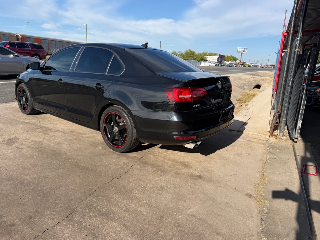 Photo 13 of this VOLKSWAGEN JETTA