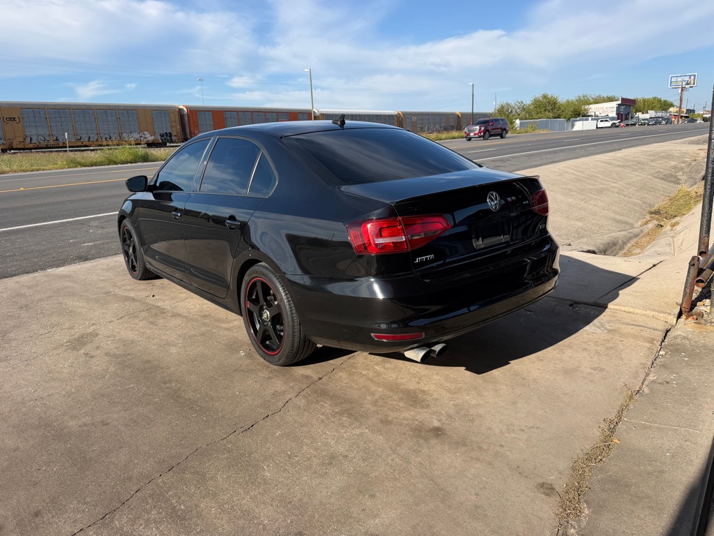 Photo 16 of this VOLKSWAGEN JETTA