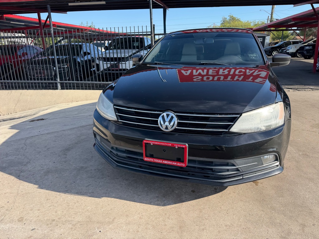 Photo 7 of this VOLKSWAGEN JETTA