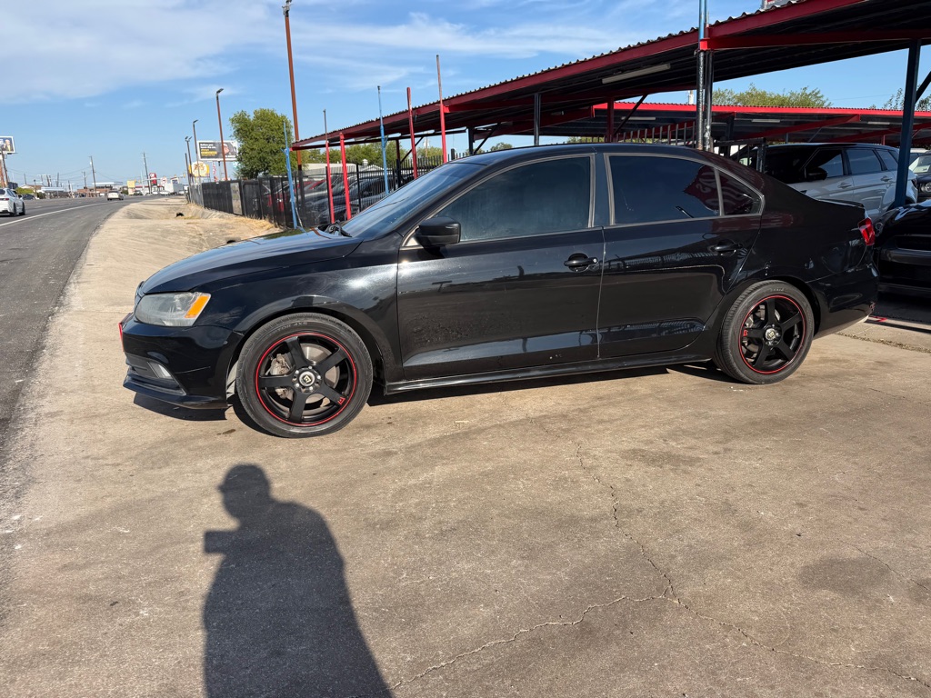 Photo 5 of this VOLKSWAGEN JETTA