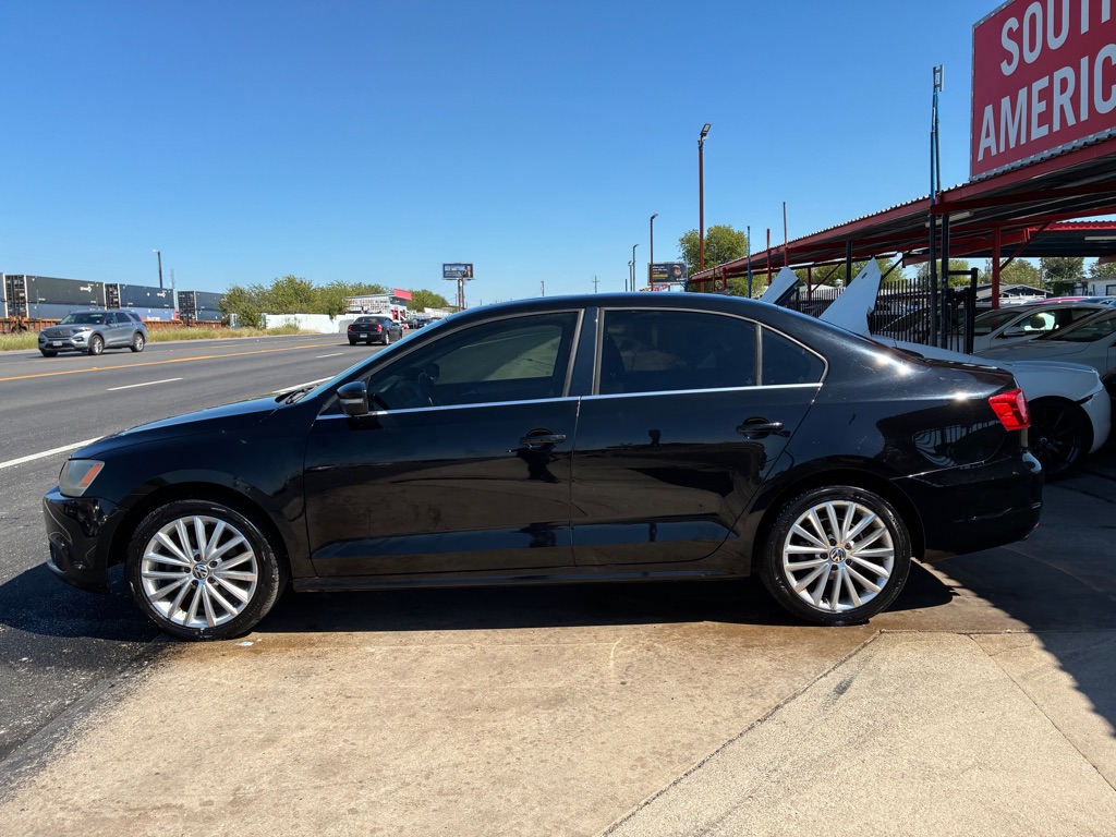 Photo 8 of this VOLKSWAGEN JETTA
