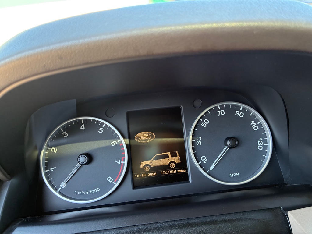 Photo 31 of this LAND ROVER LR4