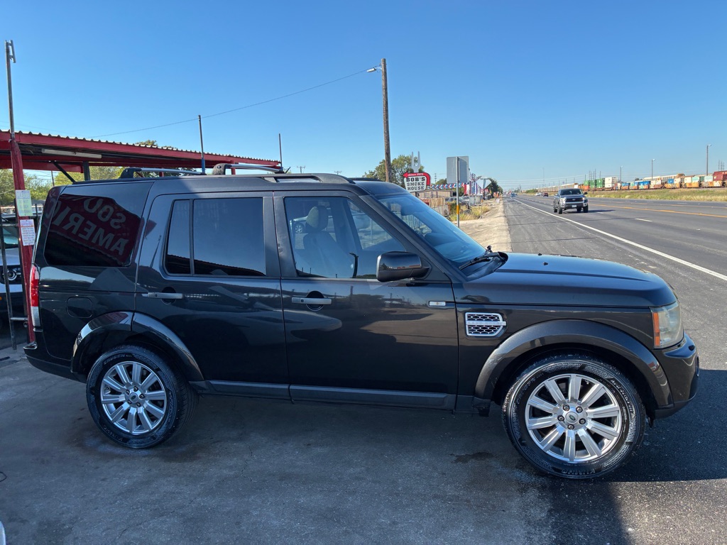 Photo 9 of this LAND ROVER LR4
