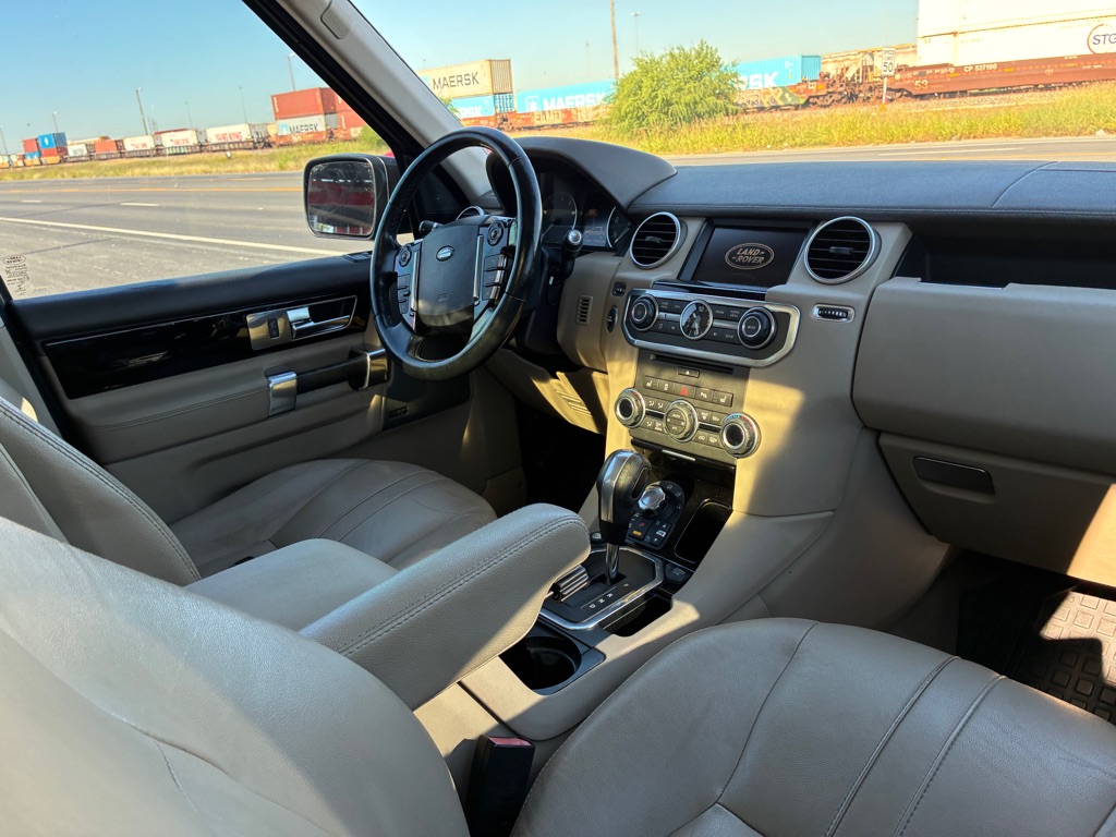 Photo 14 of this LAND ROVER LR4