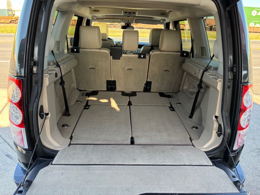 Photo 24 of this LAND ROVER LR4