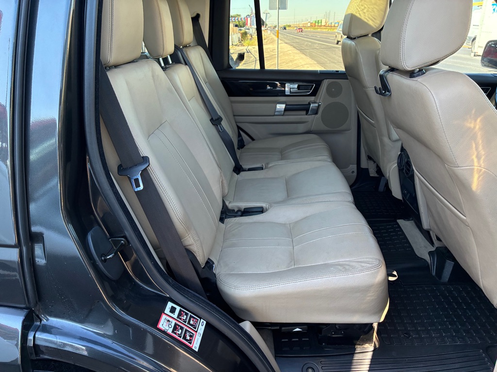 Photo 12 of this LAND ROVER LR4