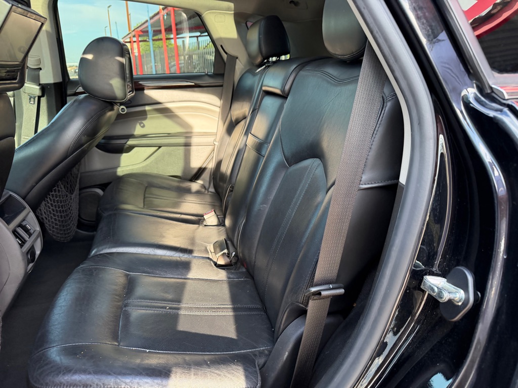 Photo 16 of this CADILLAC SRX