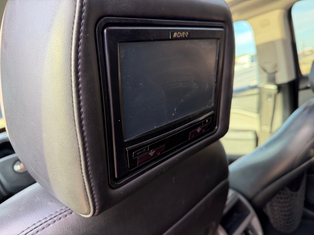 Photo 17 of this CADILLAC SRX