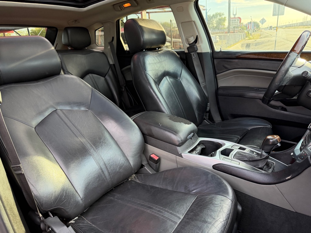 Photo 26 of this CADILLAC SRX