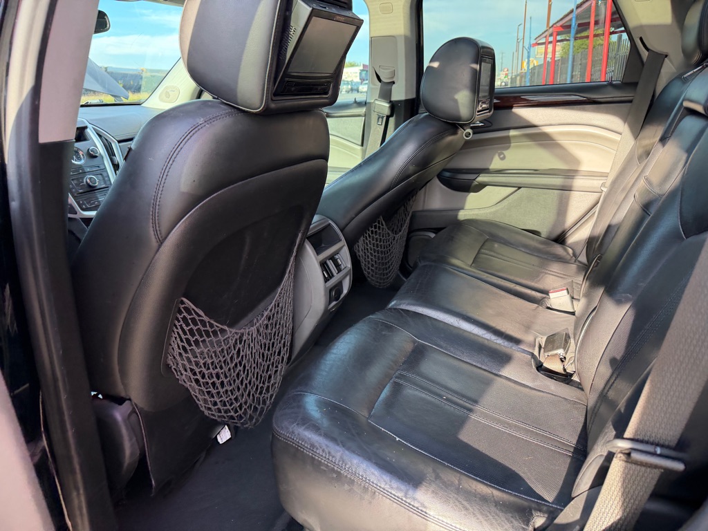 Photo 15 of this CADILLAC SRX