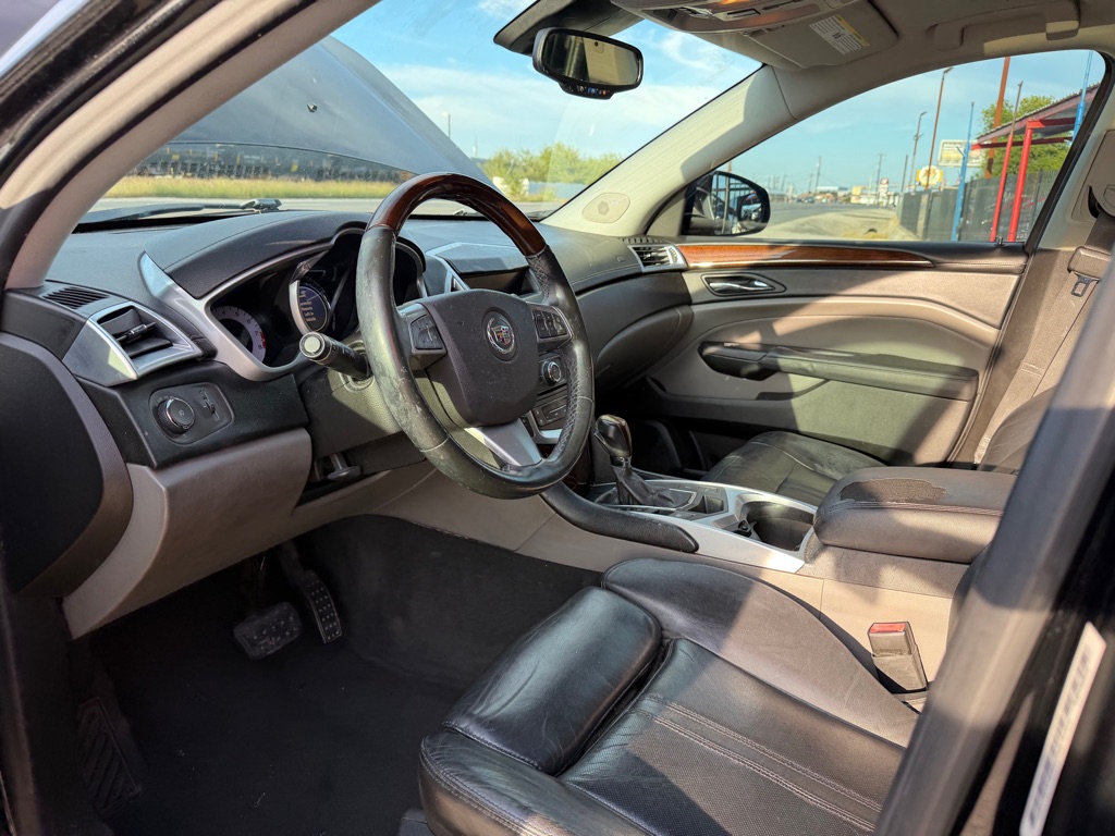 Photo 21 of this CADILLAC SRX