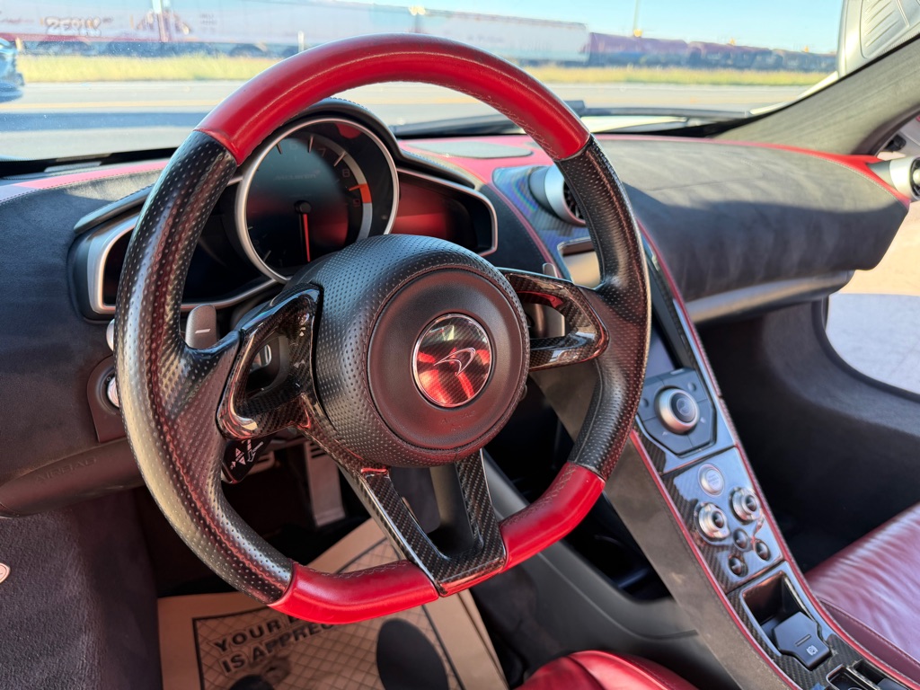 Photo 80 of this MCLAREN AUTOMOTIVE MP4-12C