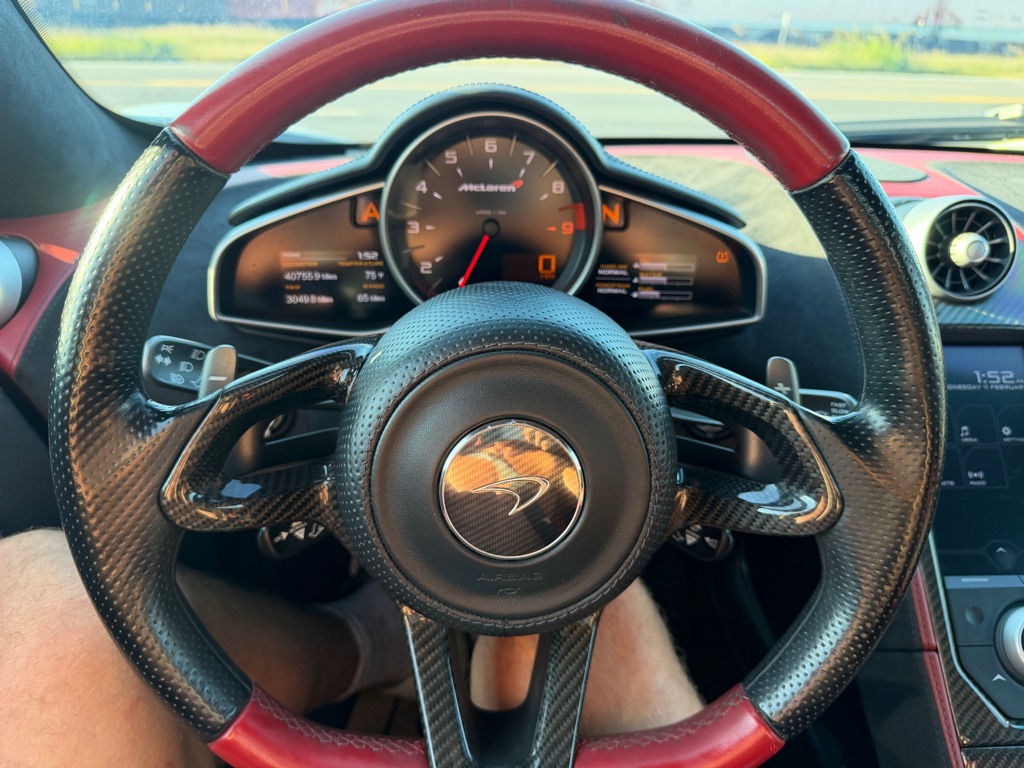 Photo 143 of this MCLAREN AUTOMOTIVE MP4-12C
