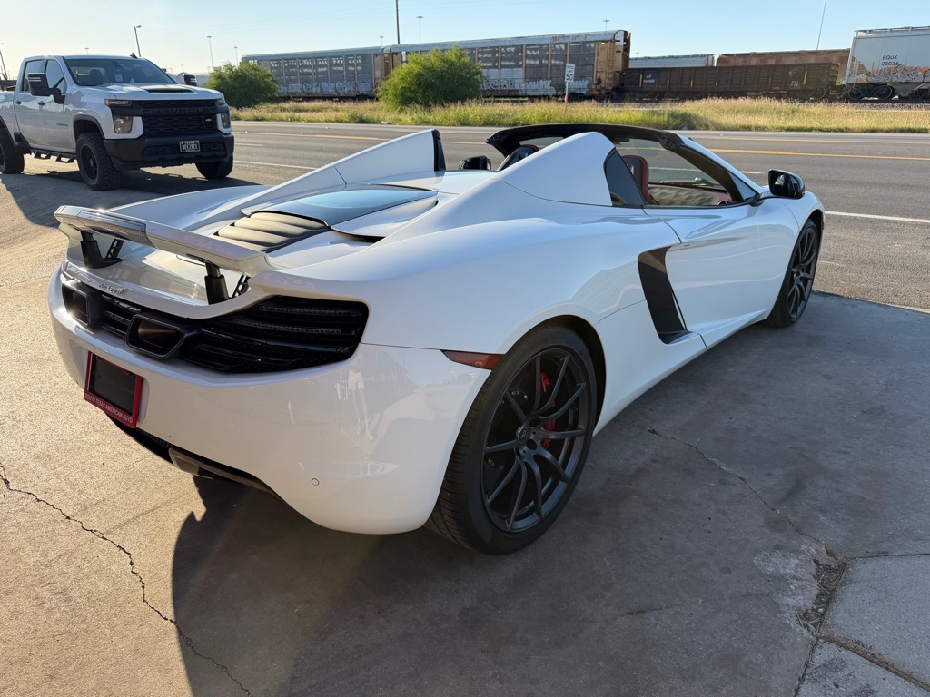 Photo 17 of this MCLAREN AUTOMOTIVE MP4-12C