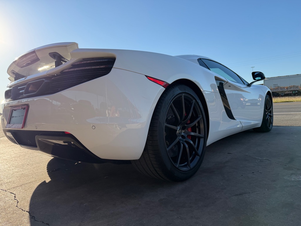 Photo 54 of this MCLAREN AUTOMOTIVE MP4-12C