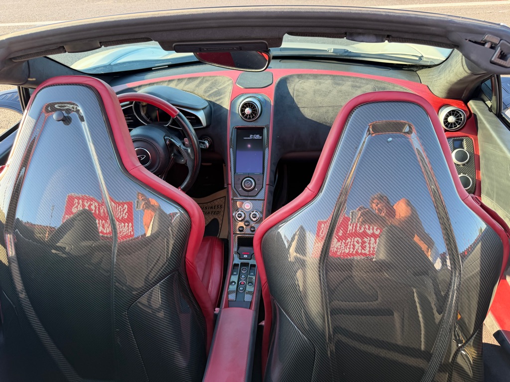 Photo 20 of this MCLAREN AUTOMOTIVE MP4-12C