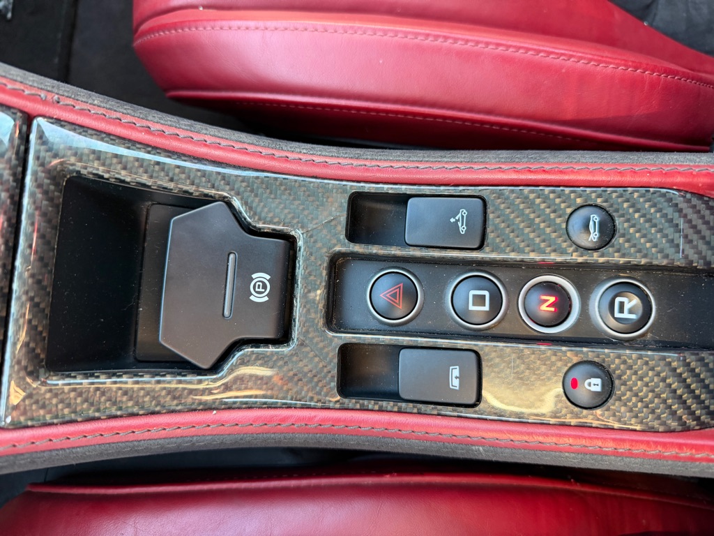 Photo 132 of this MCLAREN AUTOMOTIVE MP4-12C