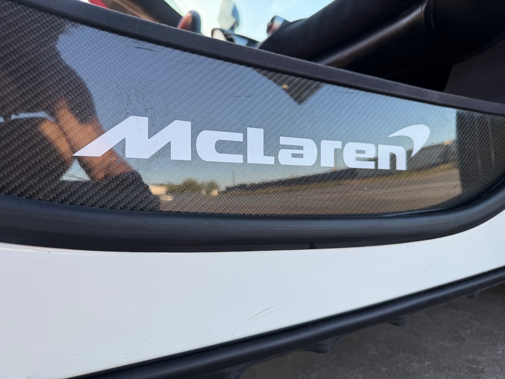 Photo 97 of this MCLAREN AUTOMOTIVE MP4-12C
