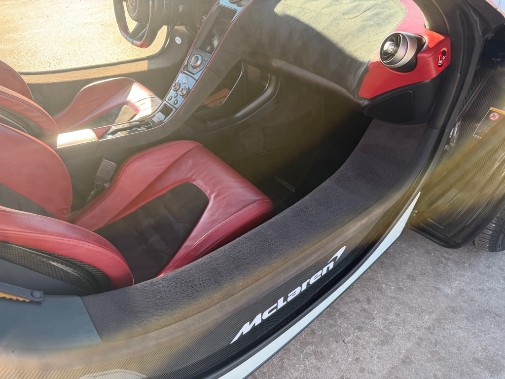 Photo 92 of this MCLAREN AUTOMOTIVE MP4-12C