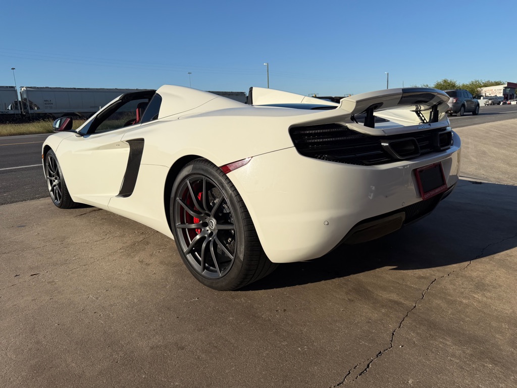 Photo 15 of this MCLAREN AUTOMOTIVE MP4-12C