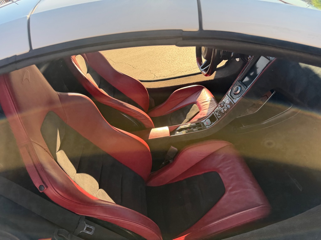 Photo 94 of this MCLAREN AUTOMOTIVE MP4-12C