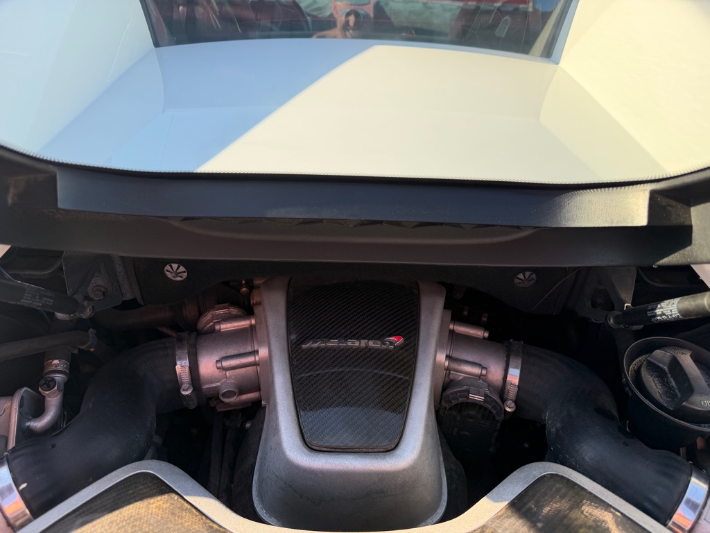 Photo 103 of this MCLAREN AUTOMOTIVE MP4-12C