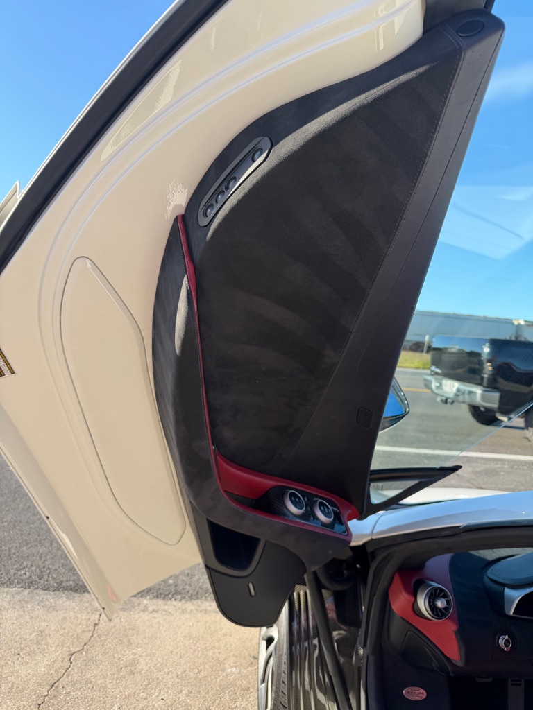 Photo 87 of this MCLAREN AUTOMOTIVE MP4-12C