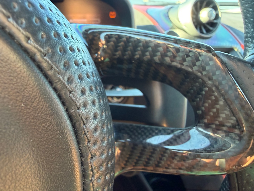 Photo 134 of this MCLAREN AUTOMOTIVE MP4-12C