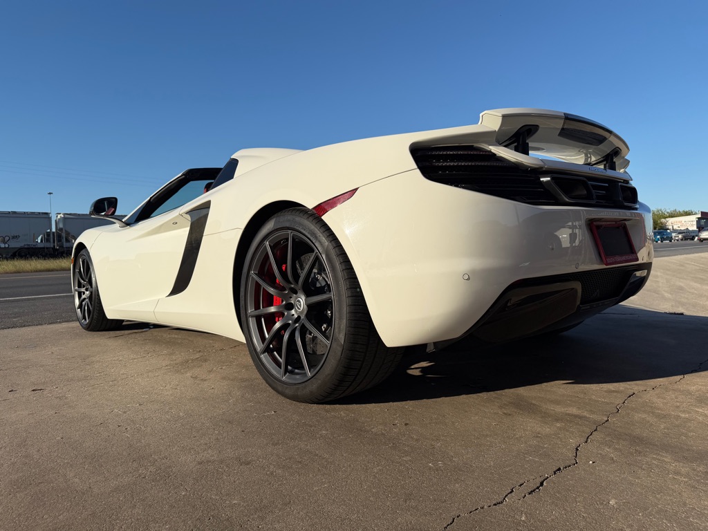 Photo 14 of this MCLAREN AUTOMOTIVE MP4-12C
