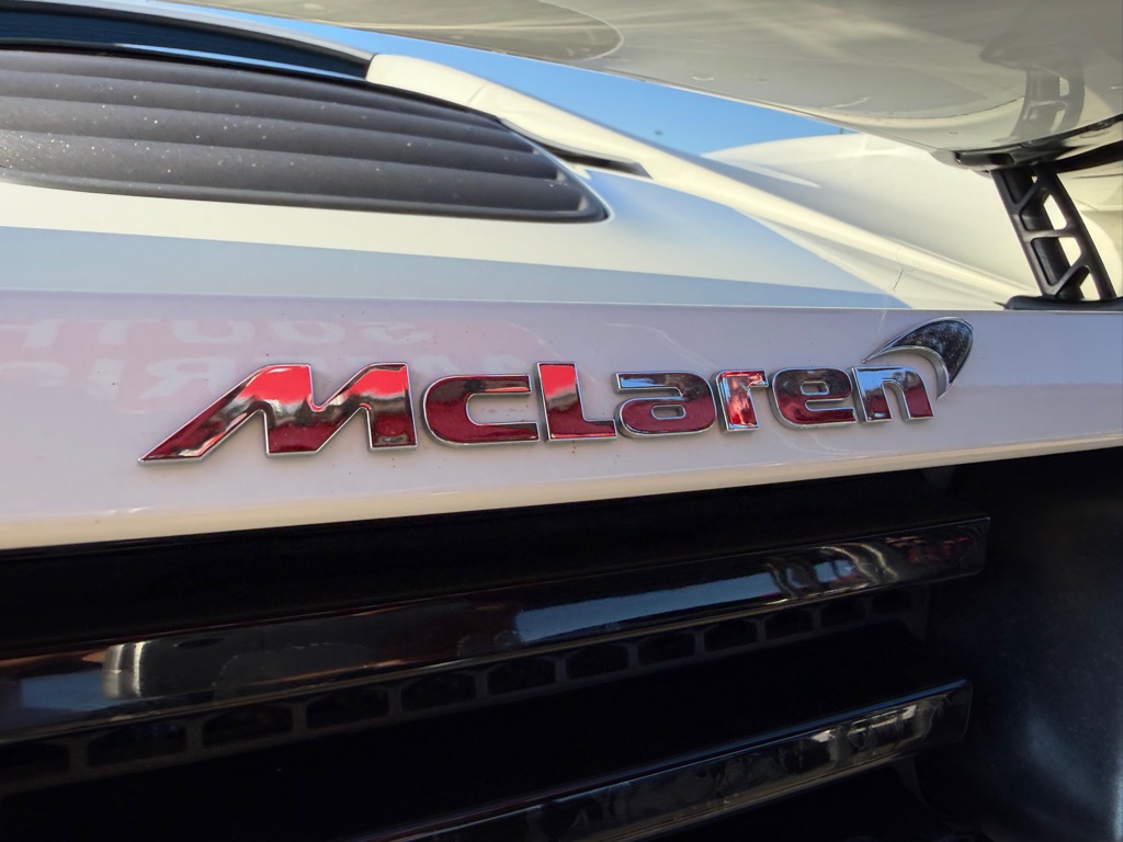 Photo 105 of this MCLAREN AUTOMOTIVE MP4-12C