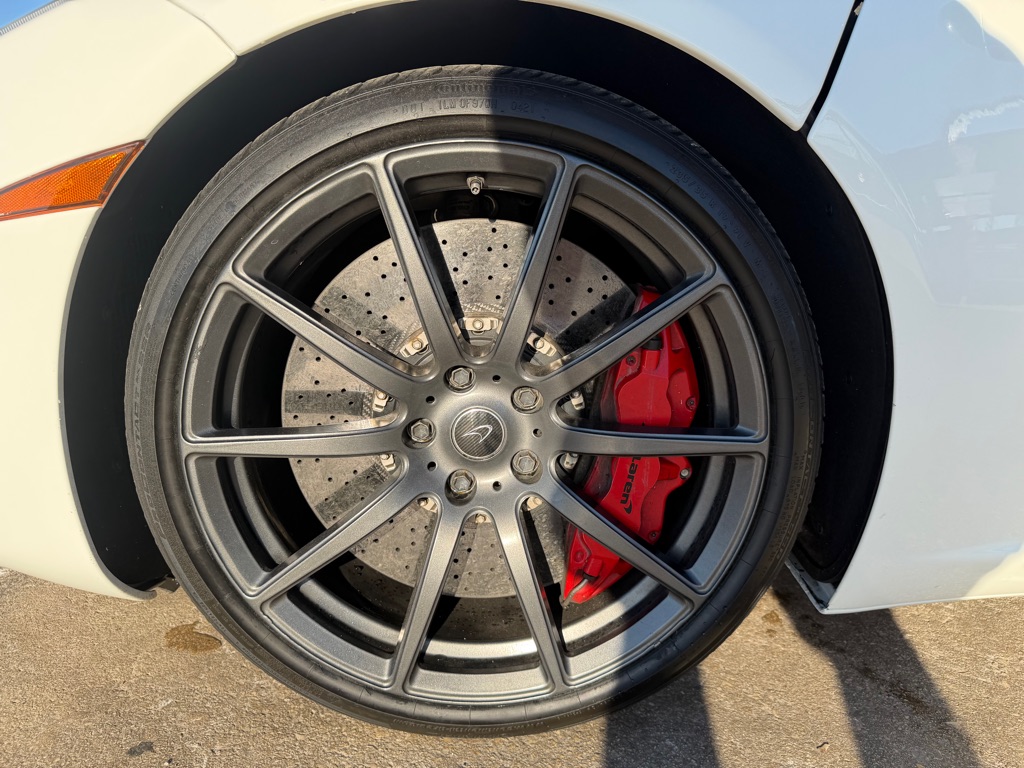 Photo 109 of this MCLAREN AUTOMOTIVE MP4-12C