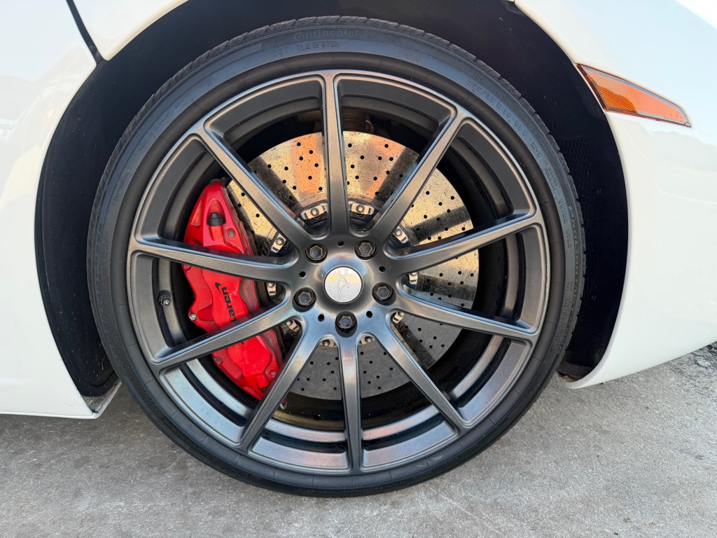Photo 110 of this MCLAREN AUTOMOTIVE MP4-12C
