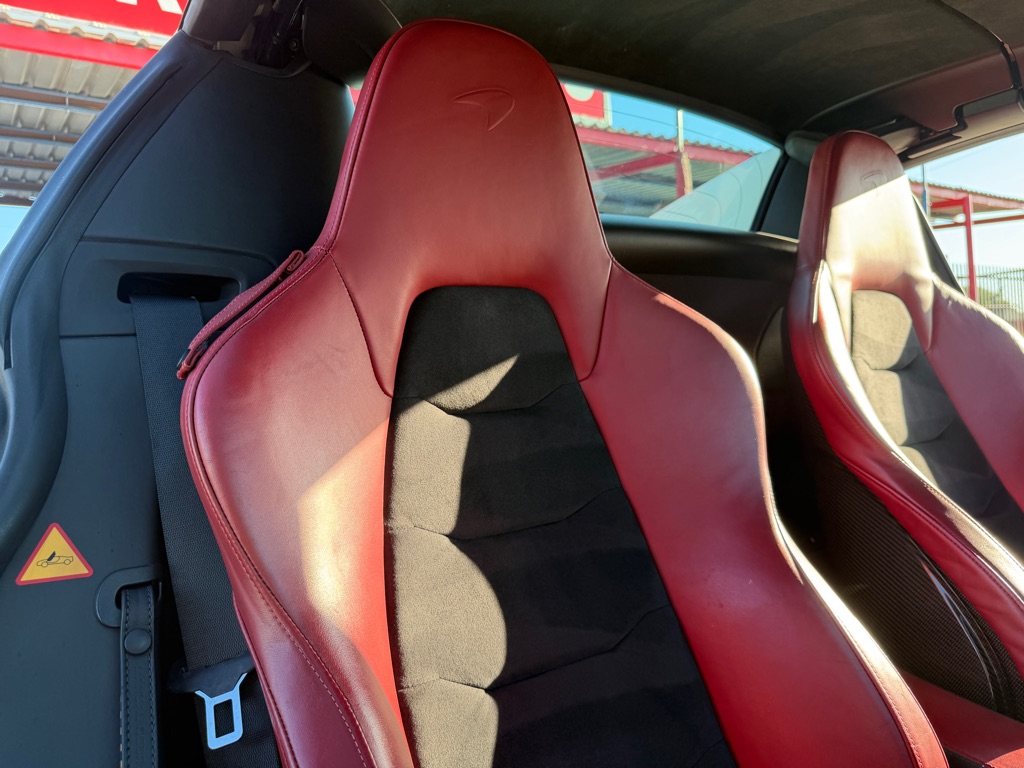 Photo 95 of this MCLAREN AUTOMOTIVE MP4-12C