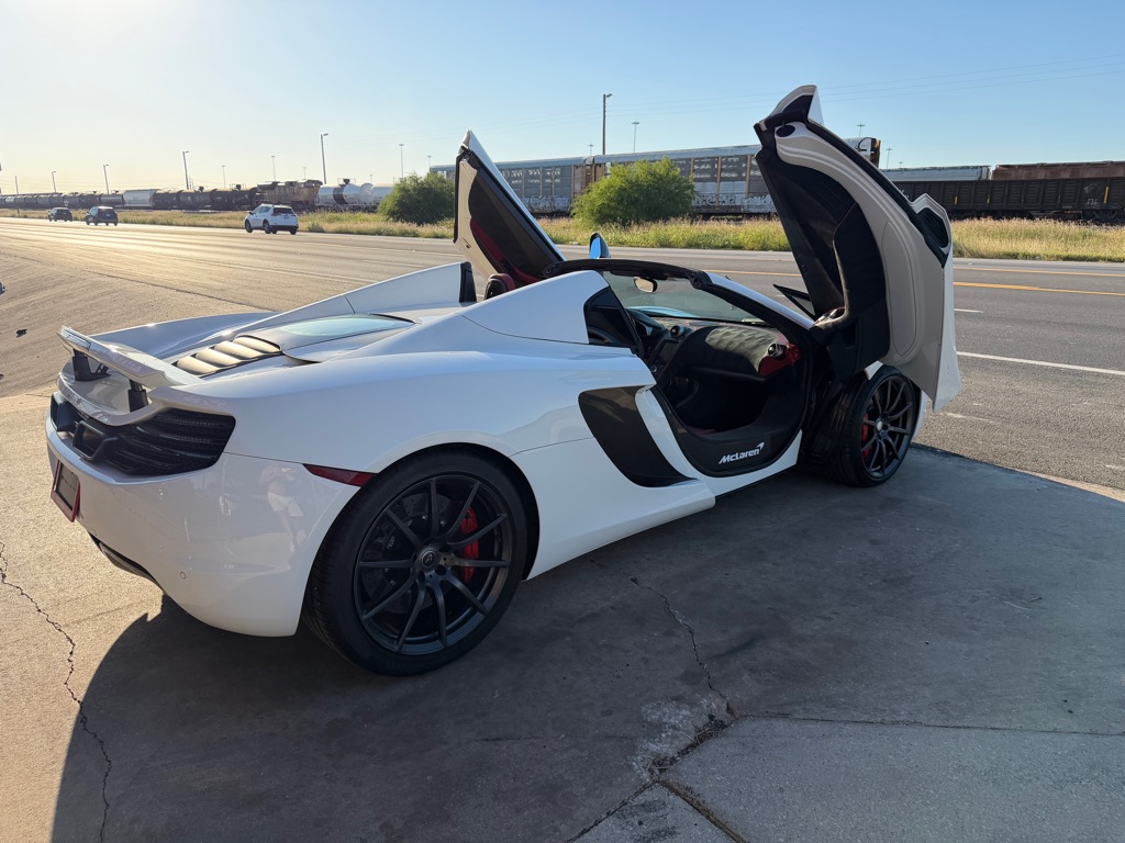 Photo 36 of this MCLAREN AUTOMOTIVE MP4-12C