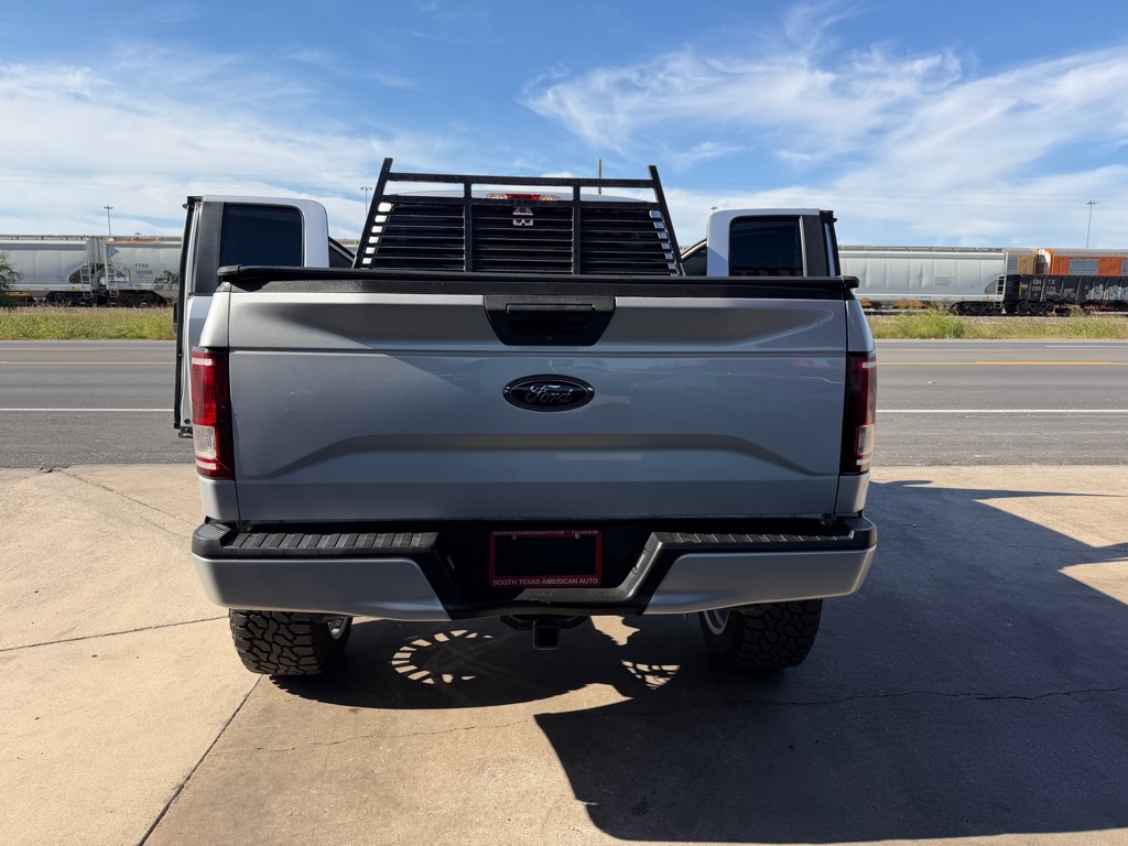 Photo 20 of this FORD F150