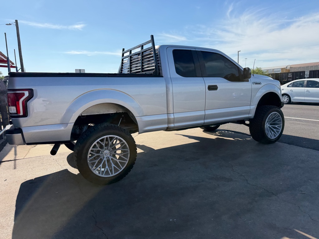 Photo 12 of this FORD F150