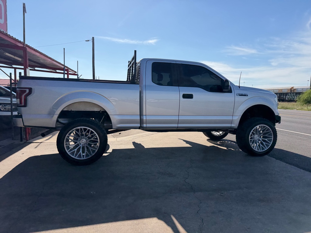 Photo 15 of this FORD F150