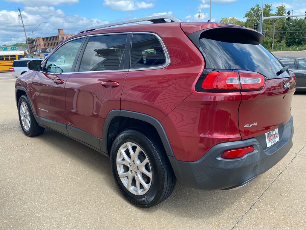 Photo 4 of this JEEP CHEROKEE
