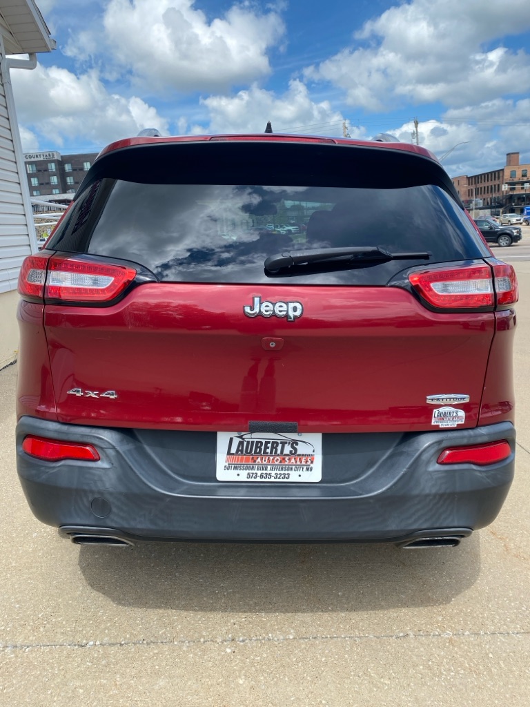 Photo 7 of this JEEP CHEROKEE
