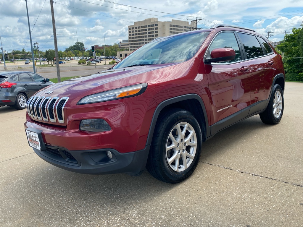 Photo 5 of this JEEP CHEROKEE