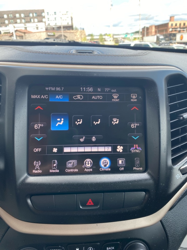Photo 20 of this JEEP CHEROKEE