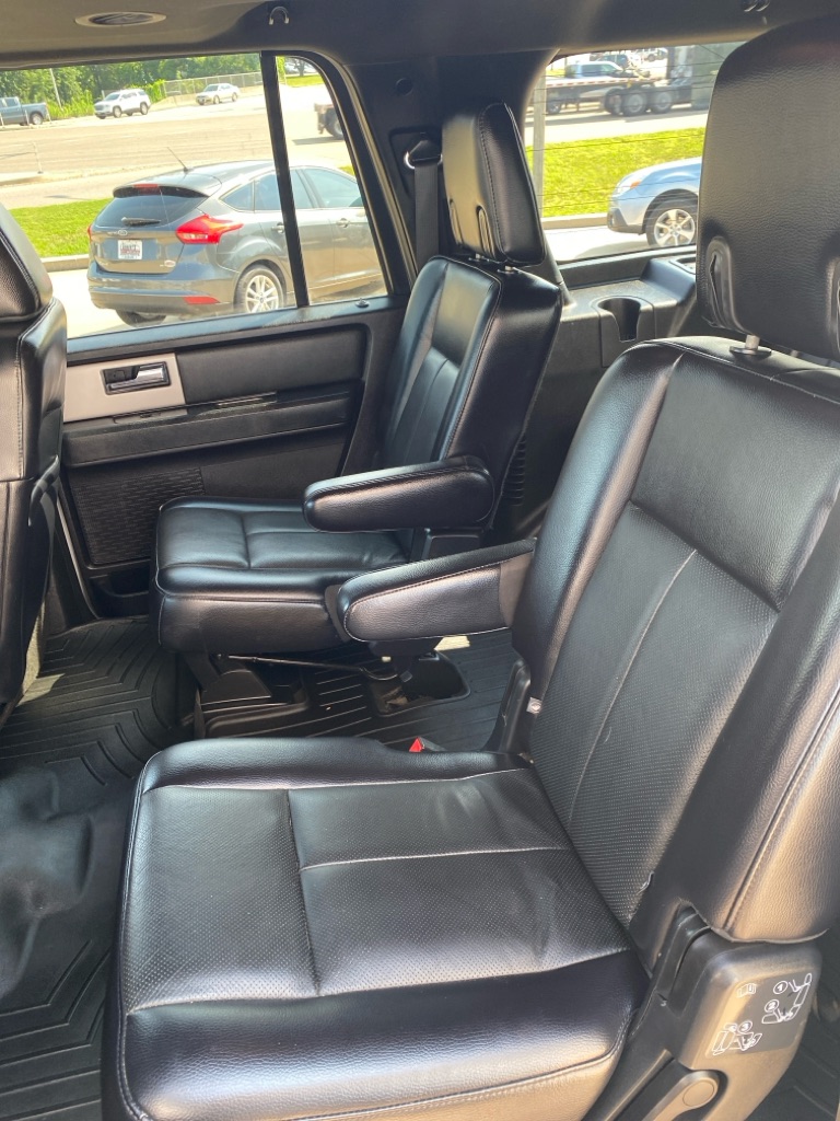 Photo 12 of this FORD EXPEDITION