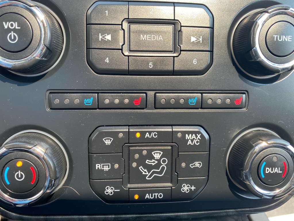 Photo 21 of this FORD EXPEDITION