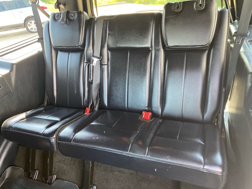 Photo 13 of this FORD EXPEDITION