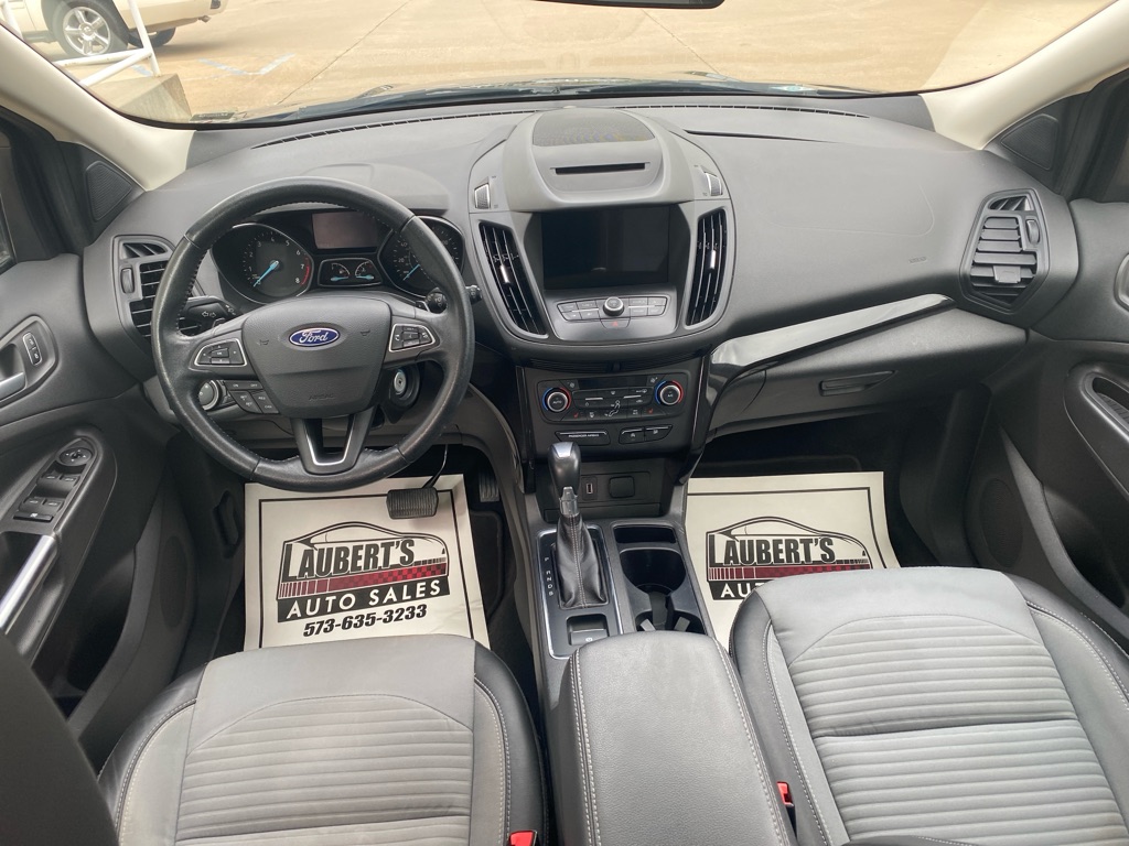 Photo 13 of this FORD ESCAPE